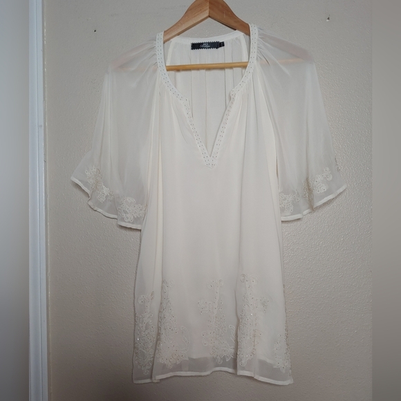 Bke Boutique Chiffon Beaded VNeck Blouse Ivory White Flutter Sleeve Flowy Medium - Picture 5 of 11
